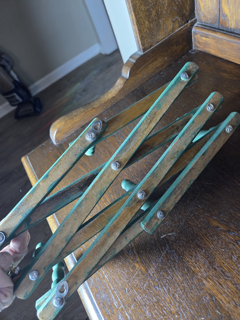 Vintage Turquoise Expandable Wall Hook Rack - Home Wall Decor - Picture 5 of 6